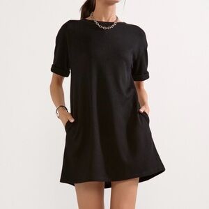 Francesca‘s Black Ribbed T-Shirt Dress